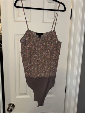 Forever 21 Mauve Floral Print Spaghetti-Strap Bodysuit